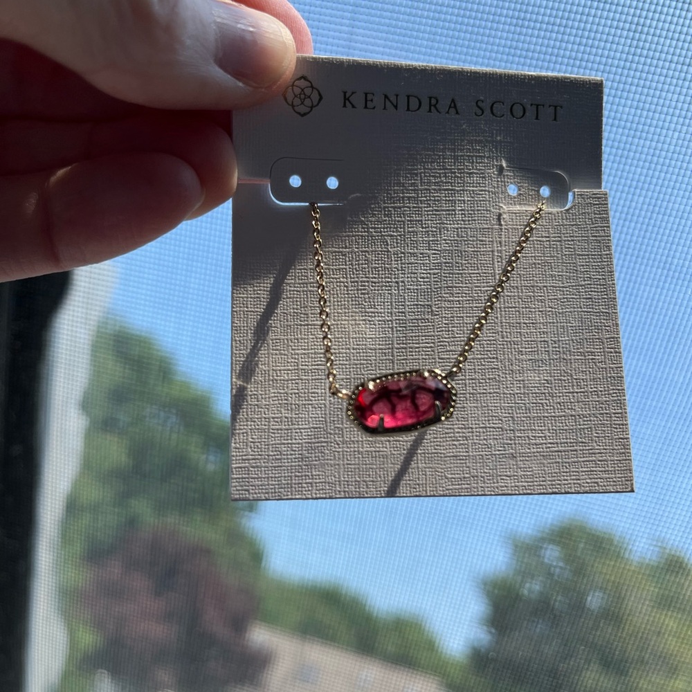 Necklace berry color gold tone like new Elisa LIKE NEW in package - Picture 4 of 9